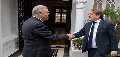 عبد الوافي لفتيت يستقبل المفوض الأوروبي المكلف بسياسة الجوار والتوسع