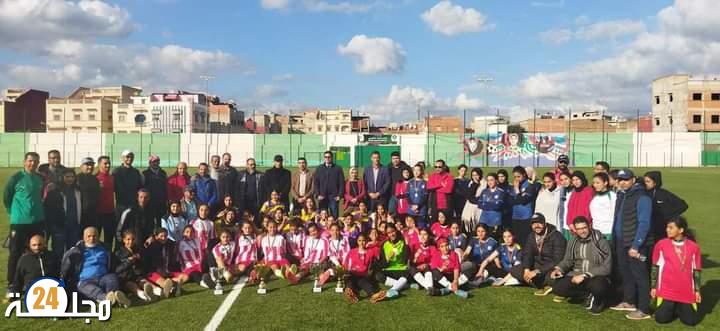 تألق ملفث لفريق الصغار لإناث الثانوية الإعدادية الطبري بالقصر الكبير في منافسات البطولة الجهوية بالشمال .