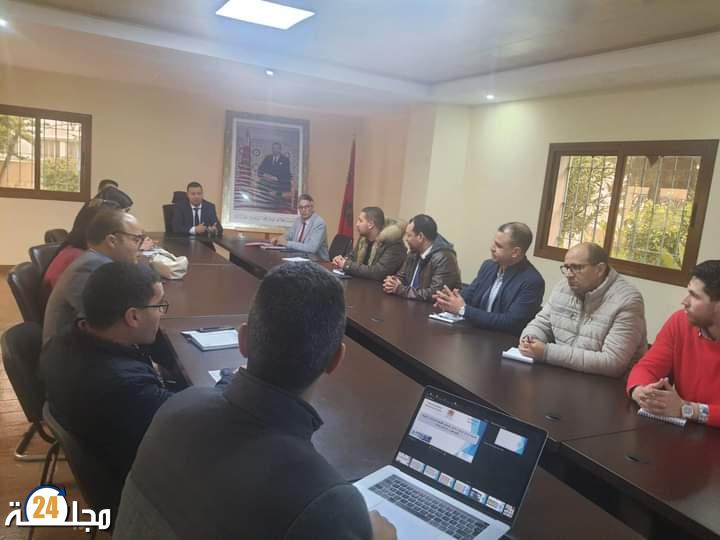 محمد البعلي المدير الإقليمي لوزارة التربية الوطنية بالعرائش يترأس ورشة تواصلية حول تدبير المخاطر .