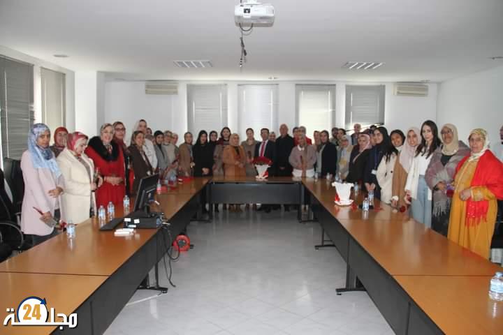 المديرية الإقليمية بالعرائش للماء و الكهرباء تحتفي بالمرأة داخل وكالات المديرية في اليوم العالمي للمرأة .