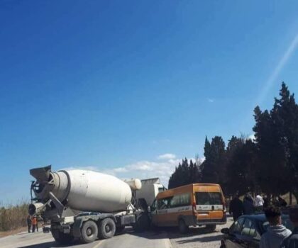 بالصور…حادثة سير ترسل عددا من التلاميذ إلى قسم المستعجلات بالناظور