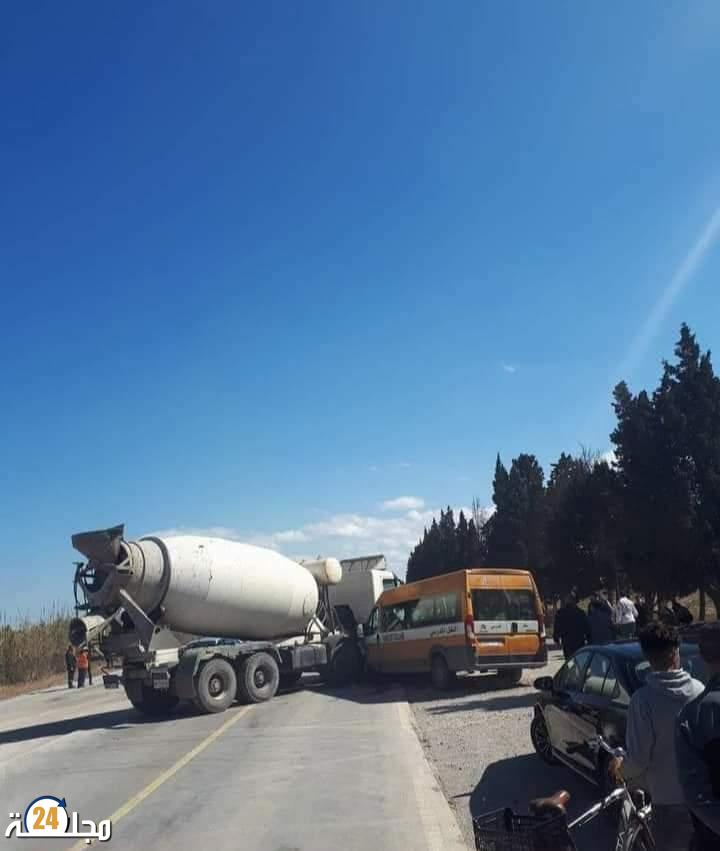 بالصور…حادثة سير ترسل عددا من التلاميذ إلى قسم المستعجلات بالناظور