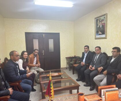 الكاتب الوطني للجامعة الوطنية لموظفي غرف الصناعة التقليدية وأعضاء مكتبها الجهوي في ضيافة الرئيس بكور