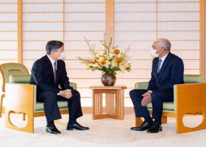 إمبراطور اليابان يستقبل رئيس مجلس النواب