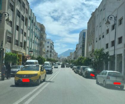 صاحب مخبزة بتطوان يشتغل بدون موافقة الجيران منغصا حياتهم مدعيا له نفوذ بمسؤولين بارزين.