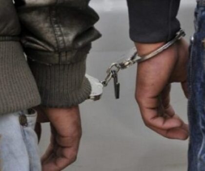أمن سلا يضبط شخصين متلبسين بحيازة 3940 قرصا مخدرا