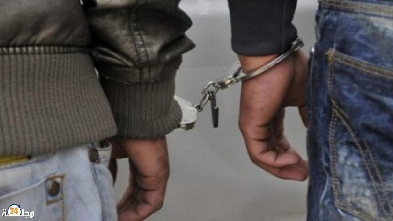 أمن سلا يضبط شخصين متلبسين بحيازة 3940 قرصا مخدرا