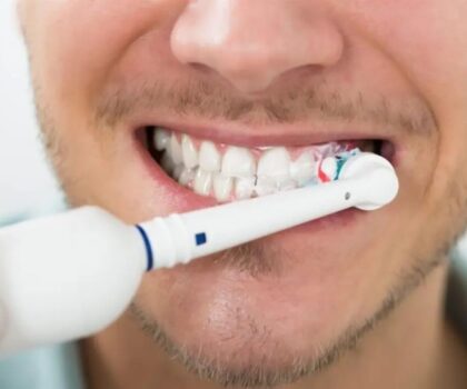 إهمال نظافة أسنانك يهدد صحتك