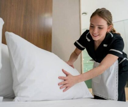 على غرار عاملات الفراولة… اسبانيا تسعى الى جلب مغربيات للعمل في الفنادق