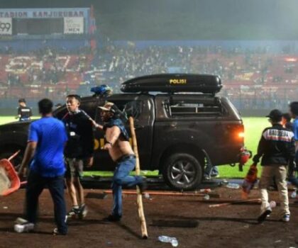 حادث التدافع ومصرع 135 مشجعا.. القضاء في أندونيسيا يدين المتورطين