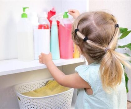 دراسة: مواد كيميائية في المنتجات المنزلية تسبب السرطان والسكري لدى الأطفال