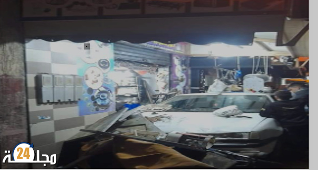 الجدبدة…نجاة مواطنين من حادثة بعد اصطدام سيارة خفيفة بمحل تجاري بحي للازهرة