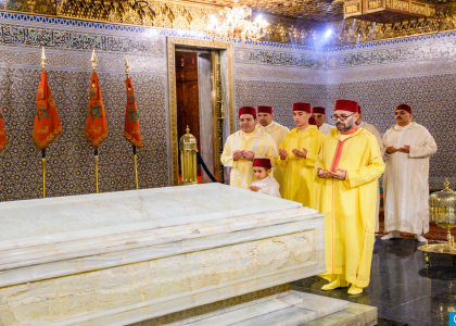 أمير المؤمنين الملك محمد السادس يترحم على روح المغفور له الملك محمد الخامس