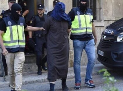 إدانة إمام مسجد مغربي متورط في تجنيد جهاديين بمدريد