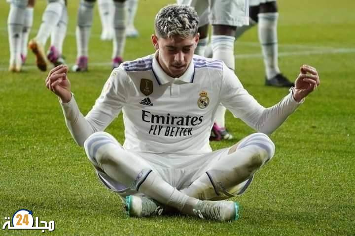 ريال مدريد يبلغ نهائي كأس الملك بفوز عريض أمام برشلونة في خطوة لإنقاذ موسمه الإسباني .