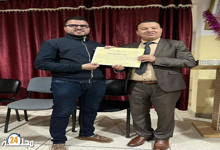 المدير الإقليمي لوزارة التربية بالعرائش يشرف على تسليم الاستحقاق لفائدة المشرفين على برنامج الدعم بالداخليات