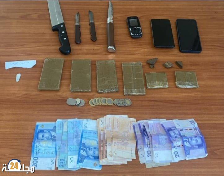 العيون…. الشرطة القضائية بالمرسى تتمكن من إيقاف ثلاثة أشخاص للإشتباه بتورطهم في الإتجار و حيازة المخدرات و السرقة