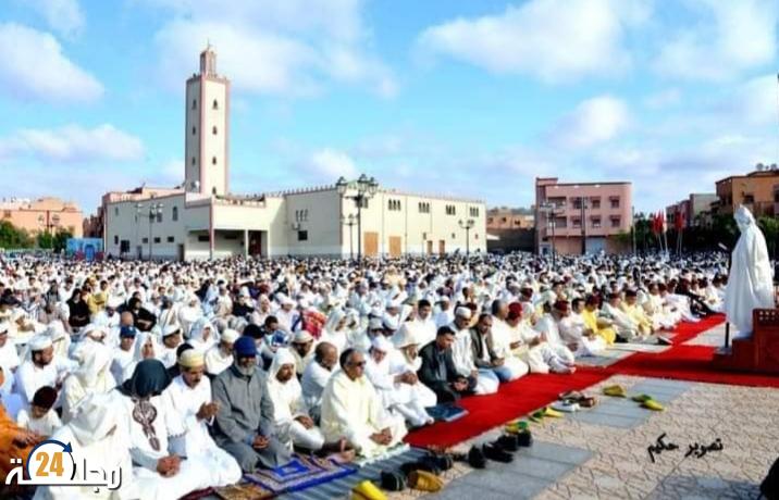 عامل إقليم الرحامنة يؤدي صلاه عيد الفطر السعيد بمدينة بن جرير