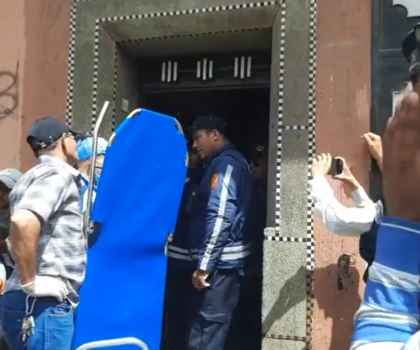 اعتقال فتاة تجهز على عشيقها بعد جلسة خمرية بسطات