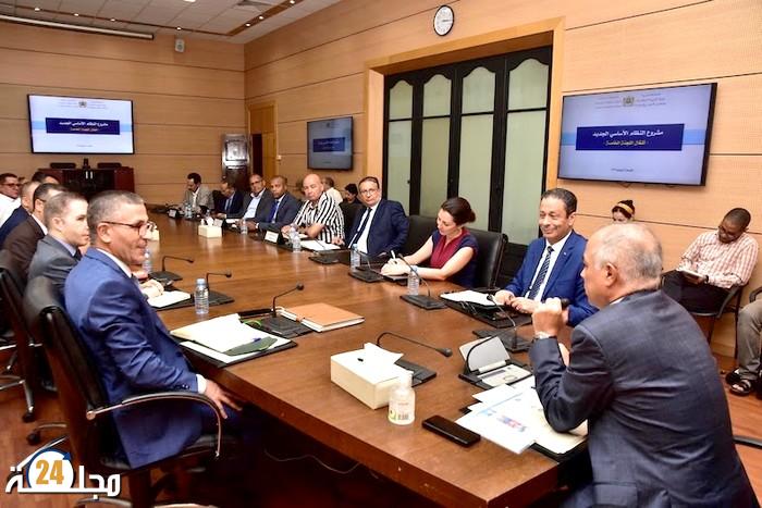 الحكومة تعد بإخراج النظام الأساسي الموحد للتعليم قبل الصيف