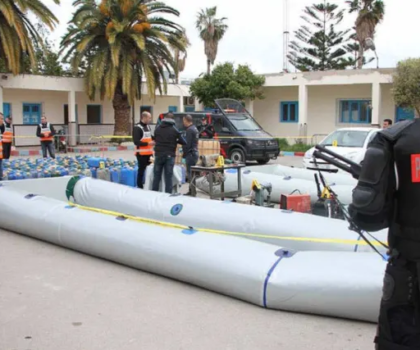 طنجة: تفكيك شبكة لصناعة قوارب الهجرة السرية