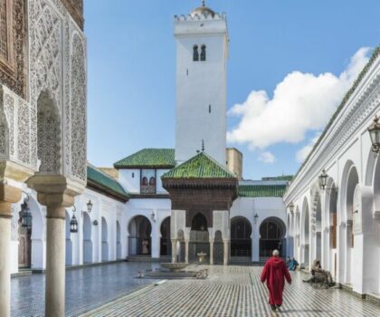 هذه حقيقة اعتلاء سيدة لمنبر جامع القرويين بفاس