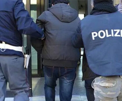 اعتقال مهاجر مغربي اعتدى على خليلته الأجنبية وحاول قتلها