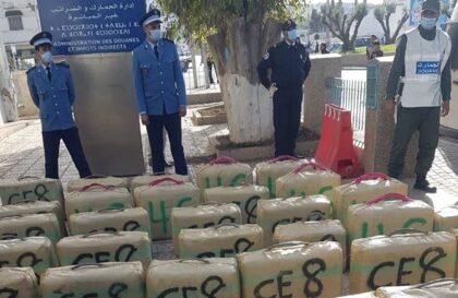 الجمارك تتصدى لتهريب أكثر من 19 مليون سيجارة