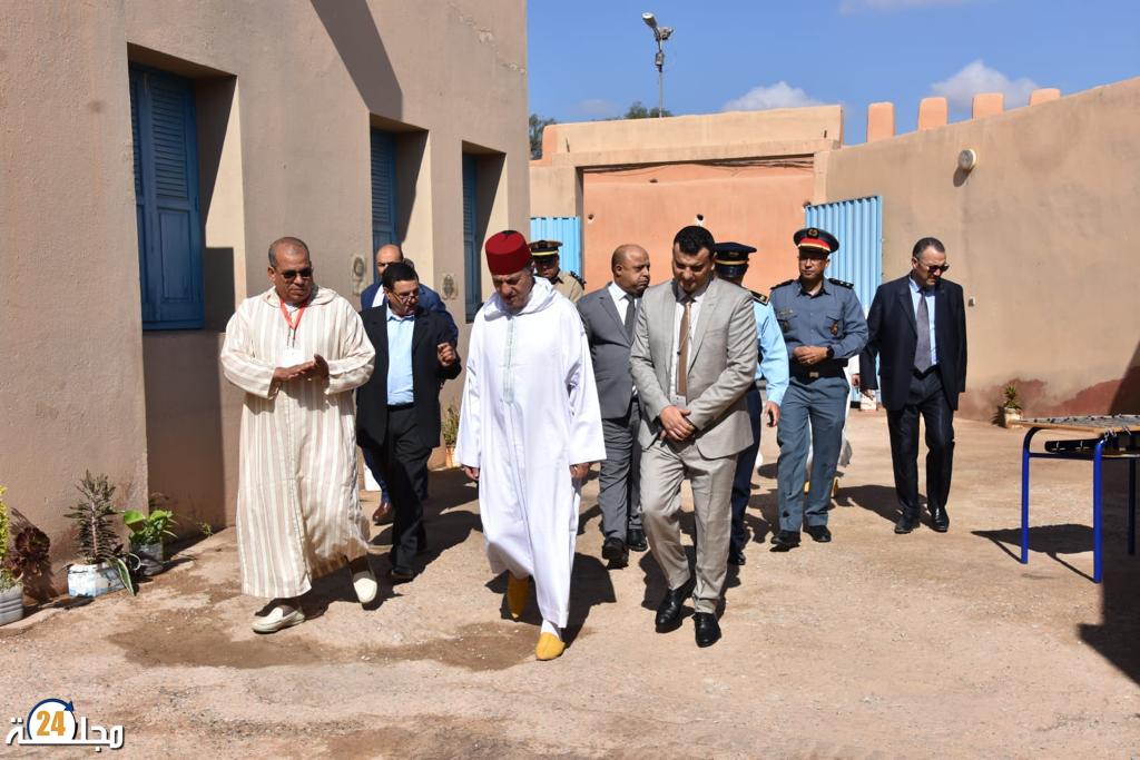 عامل إقليم تيزنيت يتفقد المركز الإقليمي للامتحانات بالمديرية للوقوف على آخر الاستعدادات لتنظيم امتحانات الباكلوريا