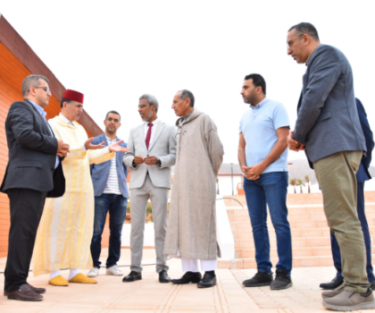 عامل اقليم تيزنيت يقوم بزيارة تفقدية لمشروع “مركز التخييم أكلو” 