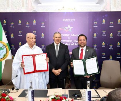 الصحراء المغربية: التوقيع على اتفاقية توأمة بين العيون وهوليود الأمريكية