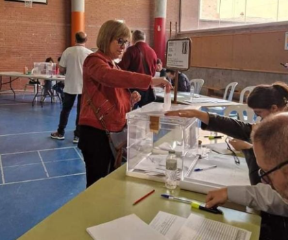 فوز الإسبانية من أصول مغربية نعيمة العرفة بمقعد في الإنتخابات الجهوية الإسبانية