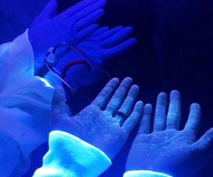 كيف تحمي نفسك من الأشعة فوق البنفسجية خلال العمل؟