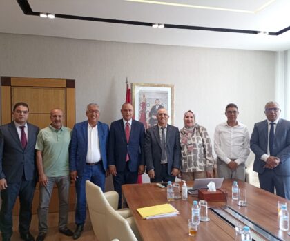 جهود مشتركة لتوسيع المنطقة الصناعية بسطات وجذب المستثمرين – لقاء عمل بين وزير الصناعة والتجارة والنائب البرلماني ورئيس جماعة سطات