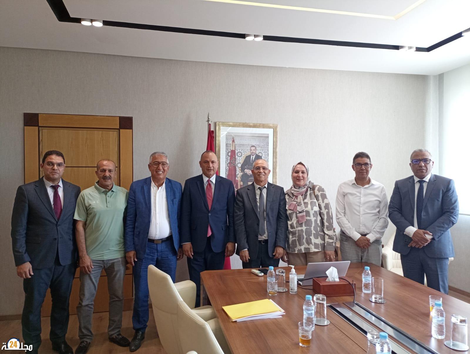 جهود مشتركة لتوسيع المنطقة الصناعية بسطات وجذب المستثمرين – لقاء عمل بين وزير الصناعة والتجارة والنائب البرلماني ورئيس جماعة سطات