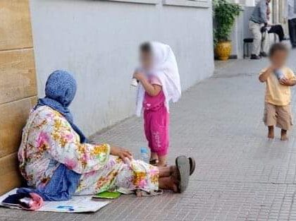 ظاهرة التسول تنتشر في شوارع تطوان وتزعج سياحها