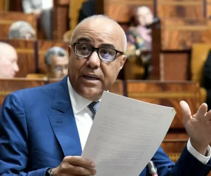 ميراوي “مطلوب” بسبب المنح الجامعية