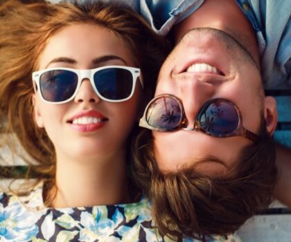 طبيبة.. ضرورة ارتداء النظارات الشمسية