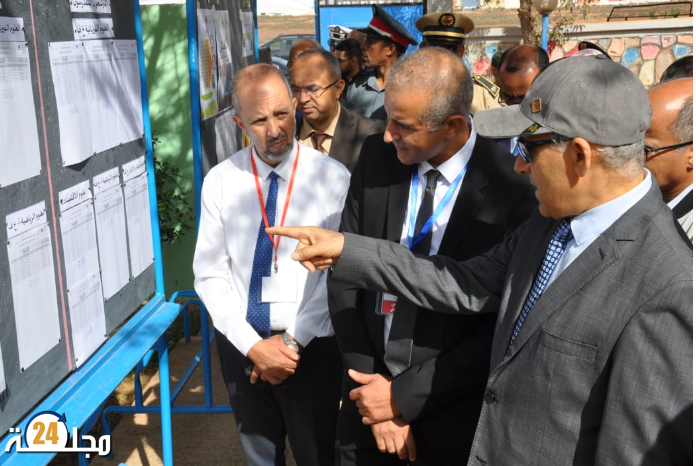 عامل إقليم سيدي إفني يتفقد بعض مراكز اجراء امتحانات الباكالوريا