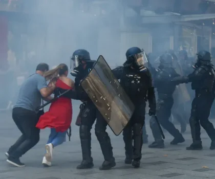 فرنسا .. نقابة القضاء تتهم نظاما شرطيا ينتهك حقوق المواطنين