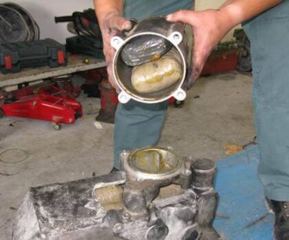 توقيف 10 أشخاص ضمنهم مغاربة بميناء الجزيرة الخضراء أخفوا الحشيش في مقطورات السلع