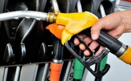 غضب مهنيي النقل جراء ارتفاع أسعار المحروقات وغياب الدعم