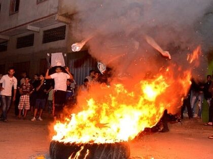 خطير بسطات..انفجار قنينة غاز بعد إضرام النار في إطارات عجلات يودي بحياة قاصر و يصيب آخرين