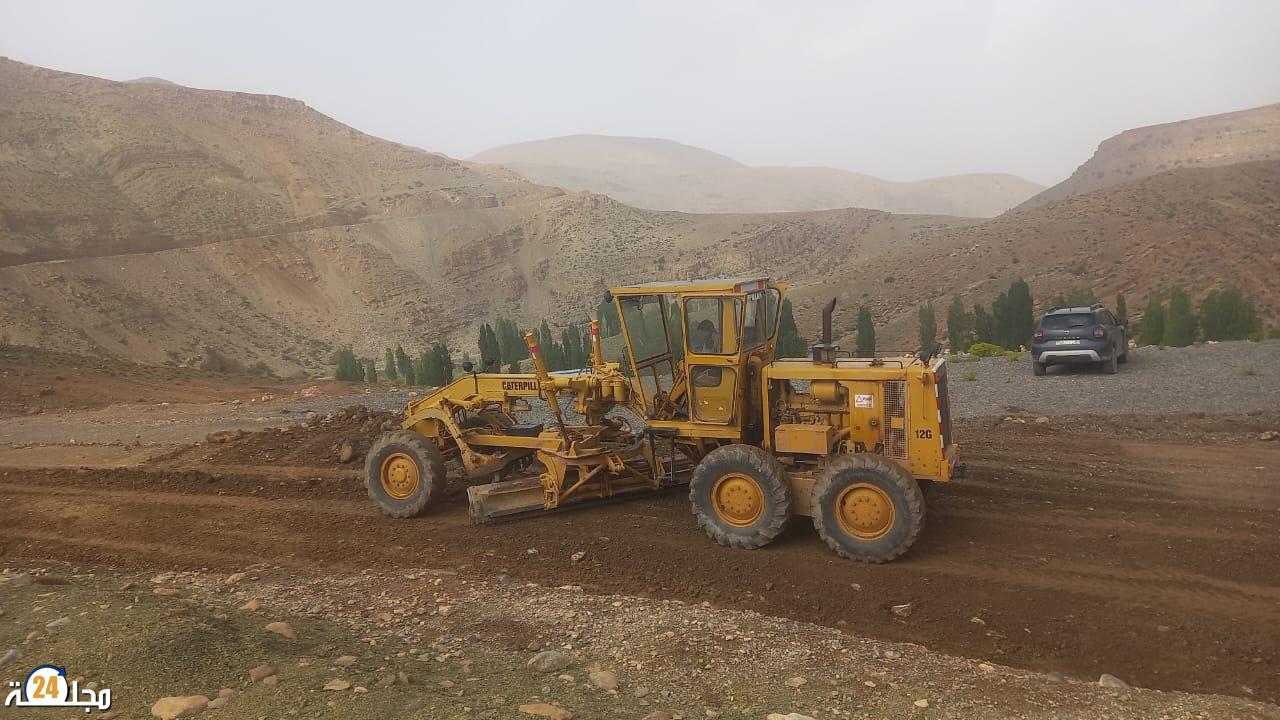 ميدلت…الطرق بأعالي جبال إميلشيل تخرج إلى حيز الوجود