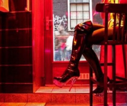 فرنسا: تفكيك شبكة للدعارة تتاجر في البشر على امتداد التراب الفرنسي