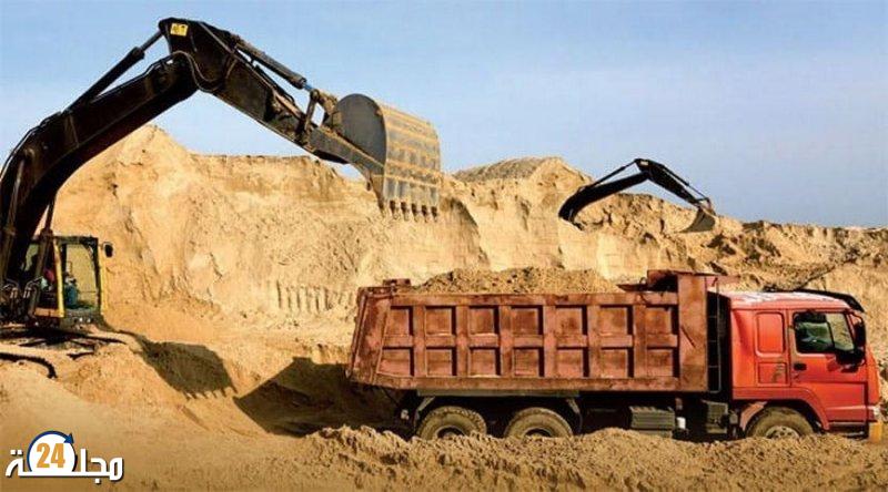 العرائش: تفكيك عصابة متخصصة في سرقة رمال الشواطئ