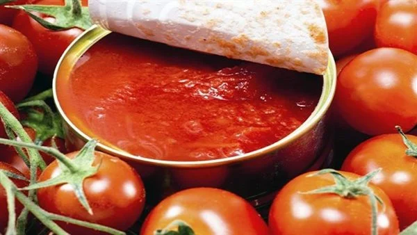 وزارة الصناعة تفتح تحقيقا في إغراق الأسواق المغربية بالطماطم المعلبة المصرية