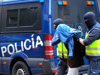 طرد ثلاثة أئمة مغاربة من إسبانيا بسبب التشدد