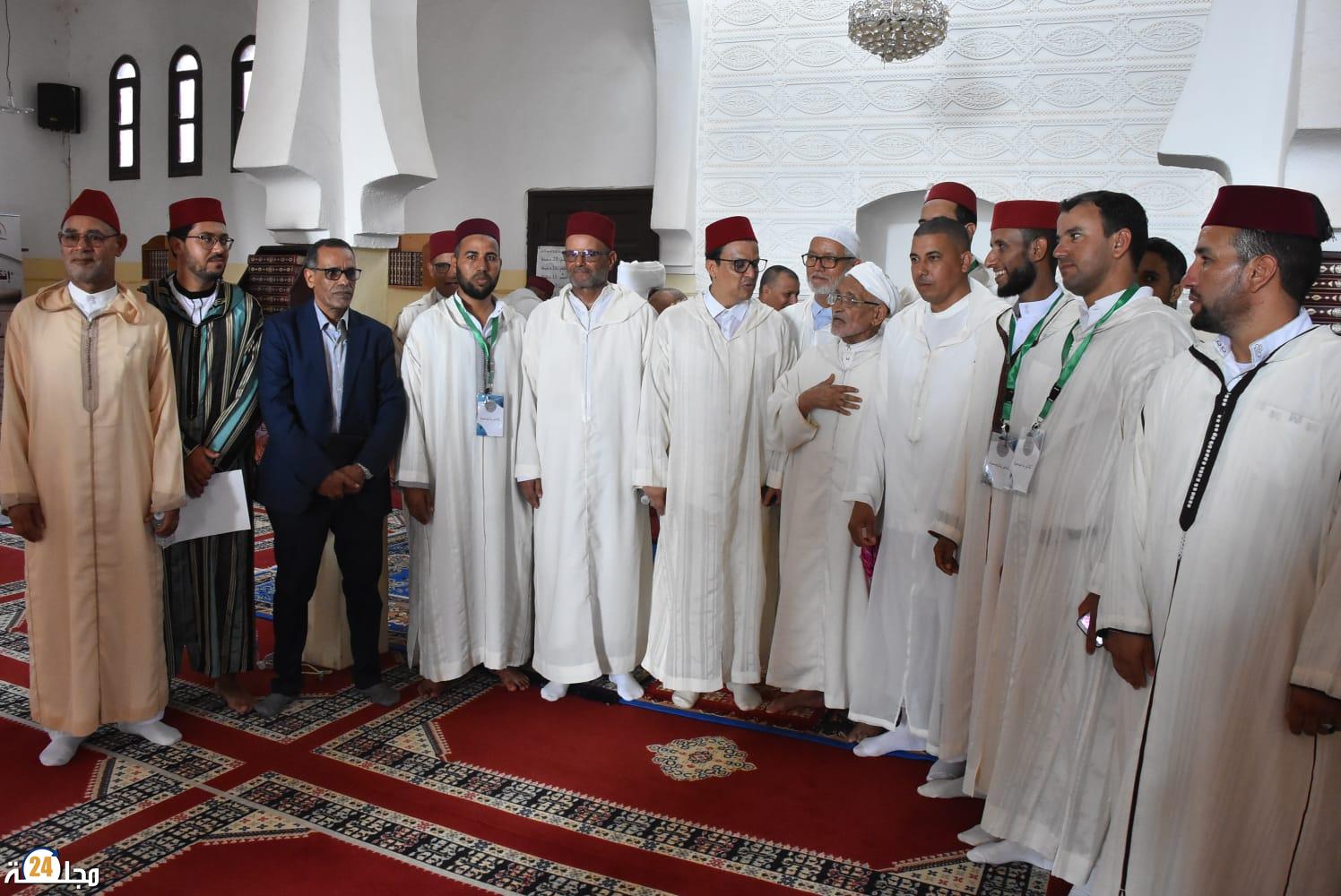 عامل إقليم الرحامنة عزيز بوينيان يحل بموسم الطلبة للقرآن الكريم وفن التبوريدة