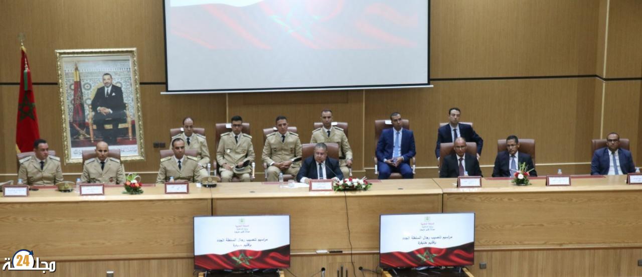 محمـــــد فطـــــاح عـــــامل إقليـــــم خنيفـــــرة يتـــــرأس حفـــــل تنصيـــــب رجـــــال السلطـــــة الجـــــدد إثـــــر الحركـــــة الانتقاليـــــة الأخيـــــرة